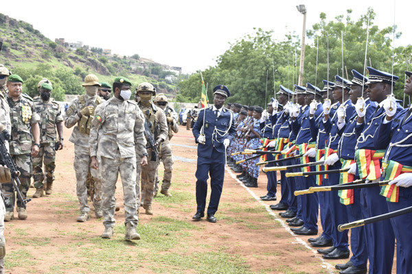 Mali : Les syndicats de la Police adhèrent au projet de militarisation