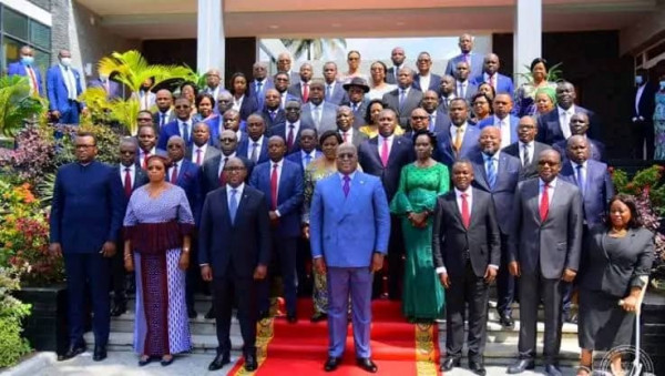 RDC: Le président Tshisekedi remanie le gouvernement à neuf mois de la présidentielle