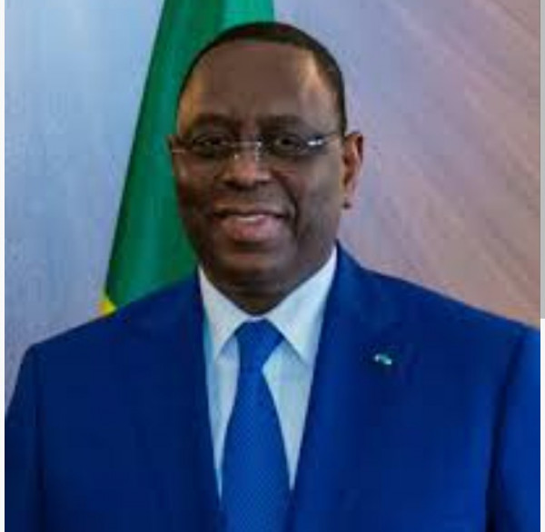 Sénégal: Macky Sall limoge deux ministres et le président du CESE
