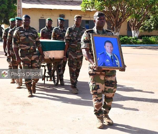 Décédé dans le crash d’un hélicoptère :  Le lieutenant d’aviation Mamadou Fofana inhumé avec tous les honneurs