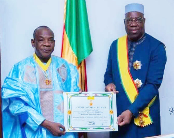 Toumani Diabaté : Désormais commandeur de l’Ordre national du Mali